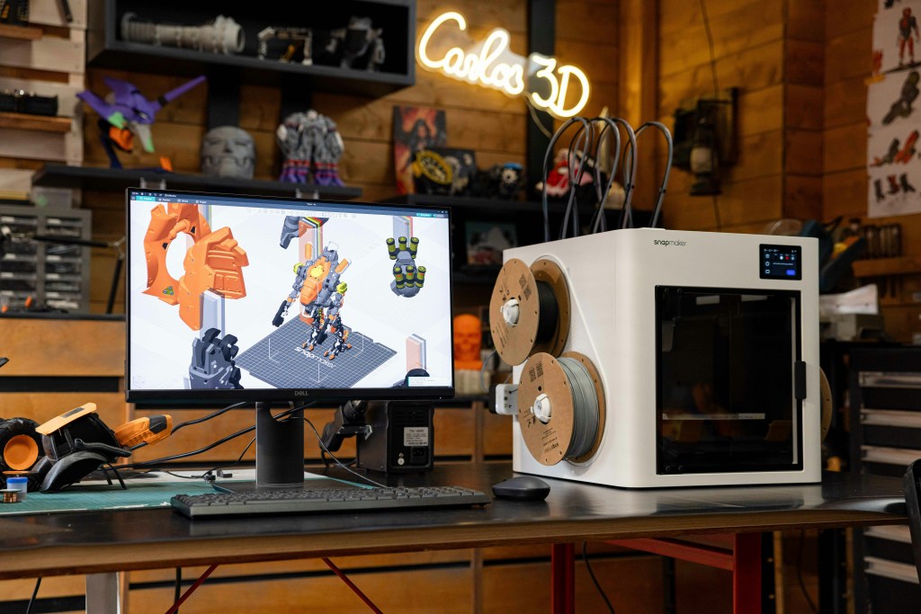 5 Useful 3D Prints That Make Your Desk Less&nbsp;Annoying